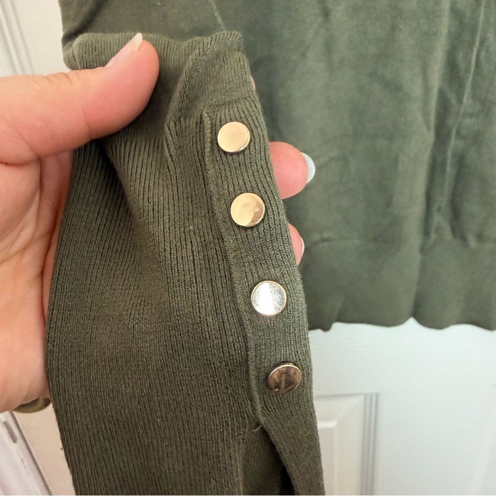 ZARA Olive Green V-Neck Sweater Gold Button Cuff Size M